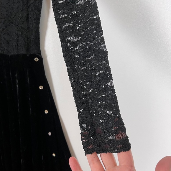 Vintage Bonnie Strauss Black Lace and Velvet Maxi Dress - Picture 4 of 11